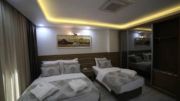 Standard Double or Twin Room, 1 Bedroom | Premium bedding, minibar, in-room safe, desk