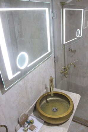 Standard Double or Twin Room, 1 Bedroom | Sinki Bilik Mandi