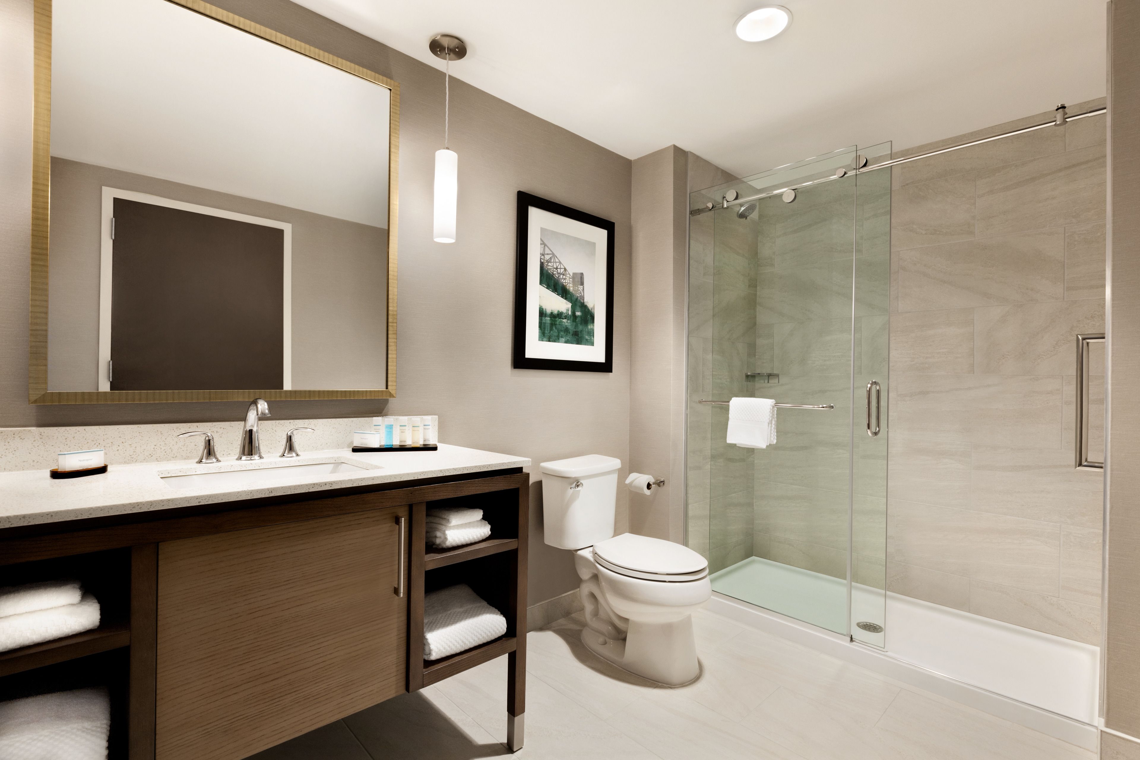 free toiletries, towels