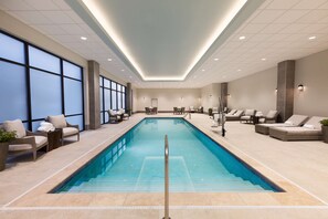 Indoor pool - Embassy Suites by Hilton Wilmington Riverfront (Wilmington)