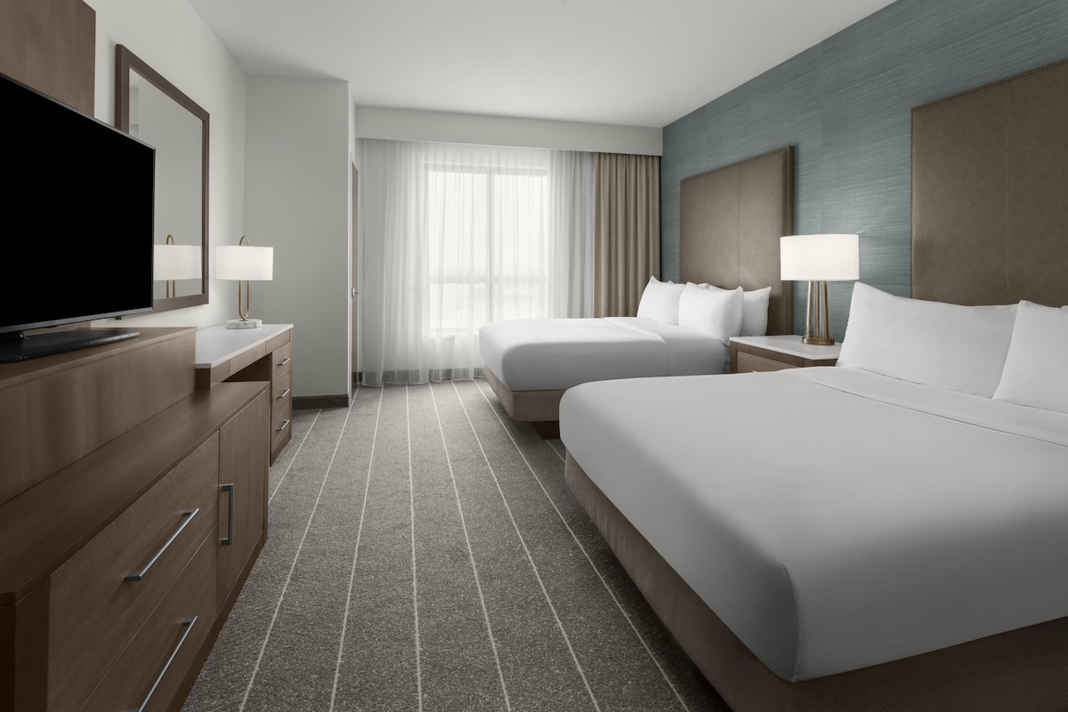 In-room safe, desk, iron/ironing board, free WiFi
