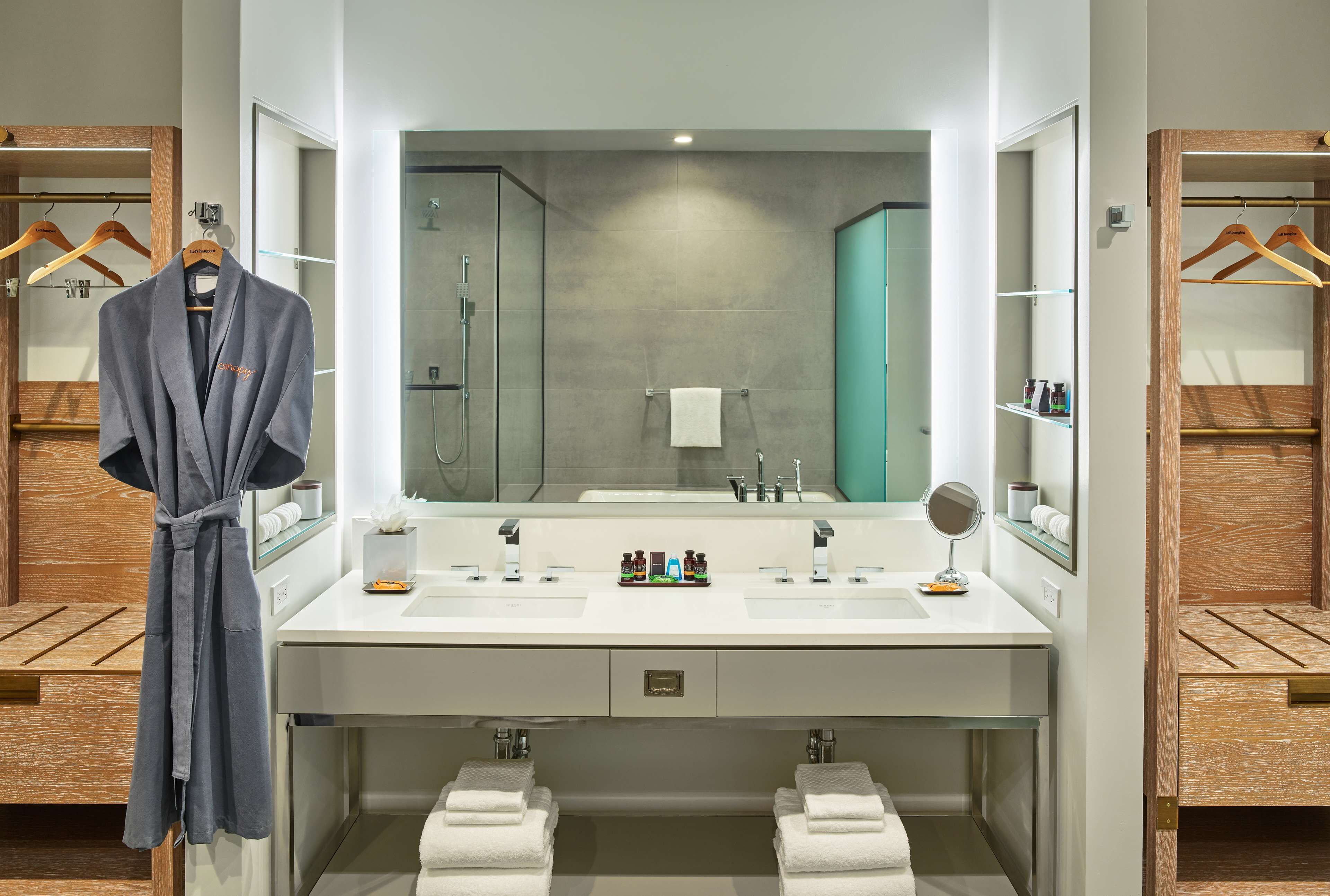 presidential suite, 1 bedroom | bathroom | combined shower/bathtub, free toiletries, hair dryer, bathrobes