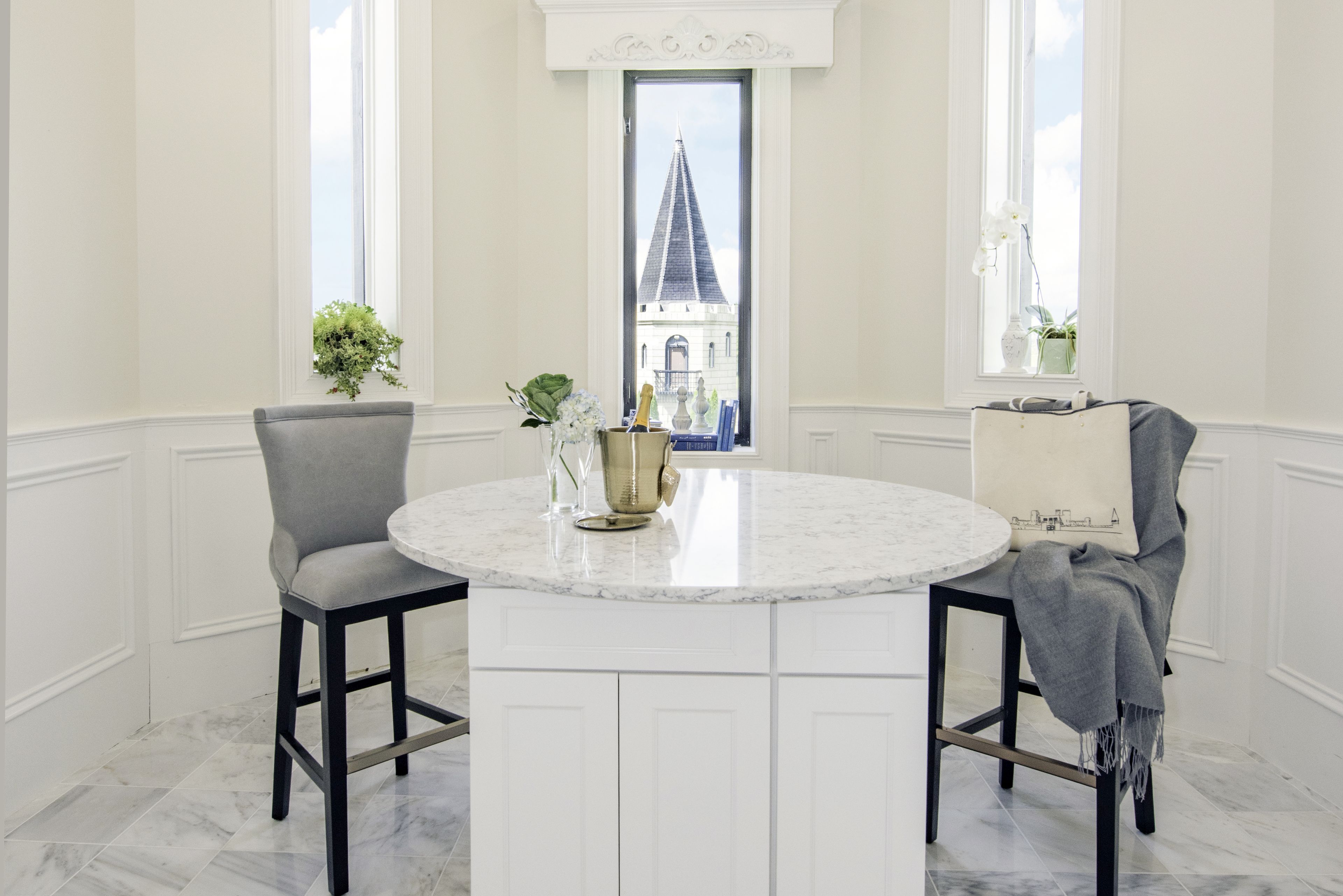 presidential suite (terrace) | in-room dining