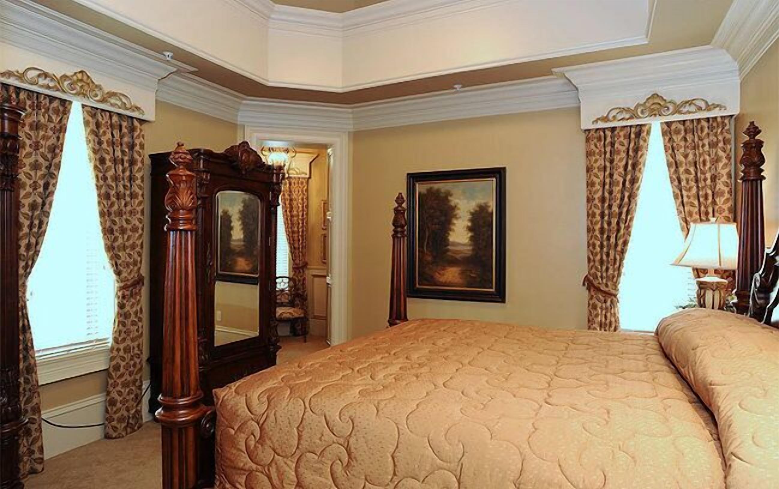 room (ballroom king) | in-room safe, iron/ironing board, free wifi