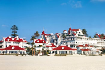 Hotel exterior and entrance at Beach Village at The Del, LXR Hotels & Resorts