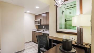 Ropa de cama de alta calidad y escritorio