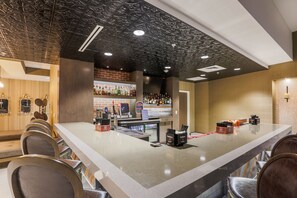 Bar (on property) - Homewood Suites by Hilton Charleston Historic District (Charleston)