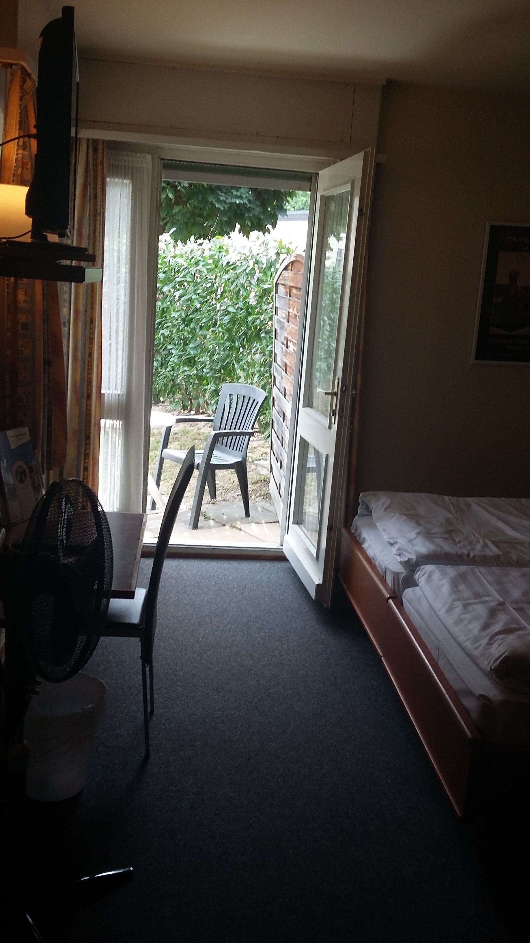 twin room | minibar, in-room safe, desk, soundproofing