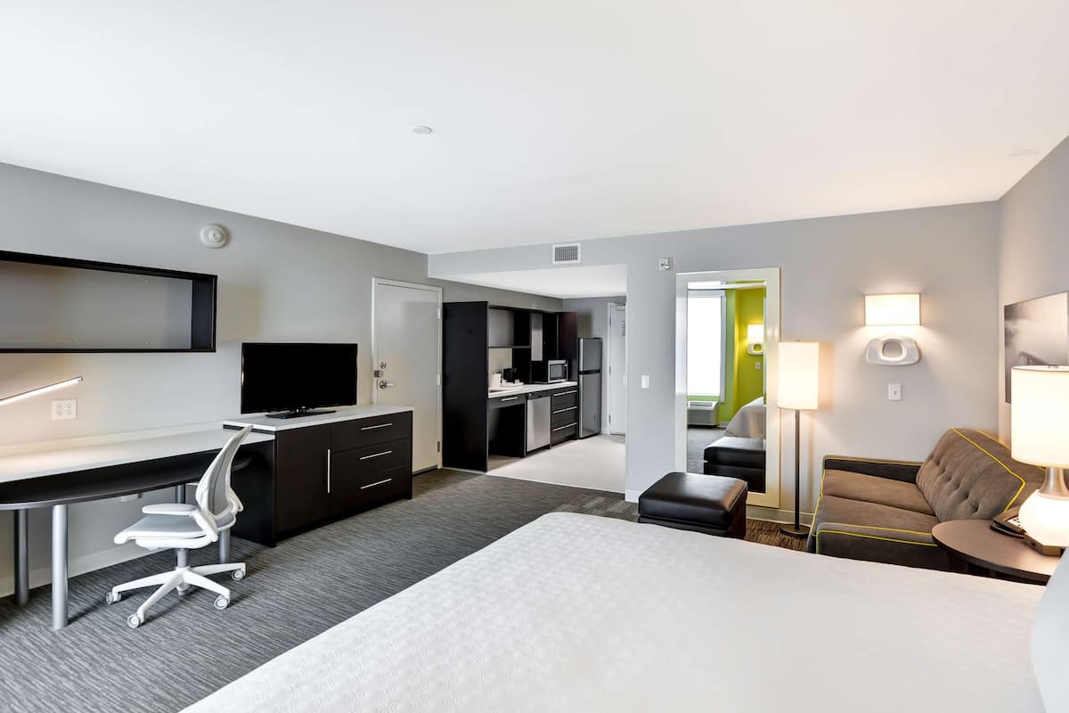 Premium bedding, desk, blackout drapes, soundproofing