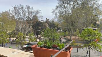 Habitación doble, balcón | Tabla de planchar con plancha y wifi gratis