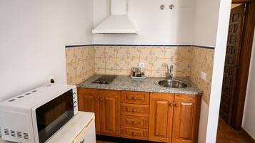 Apartment, 1 Bedroom | Private kitchen