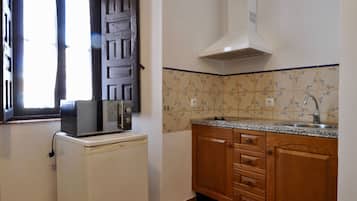 Penthouse, terrasse | Cuisine privée | Bouilloire électrique