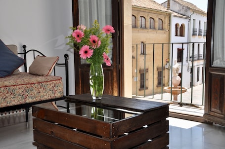 Loft | Living area | Flat-screen TV, Netflix
