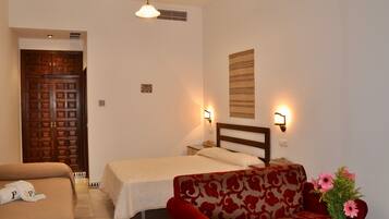 Studio | Setrika/meja setrika, Wi-Fi gratis, dan seprai linen