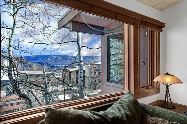 Condo, Hot Tub, Mountain View (Aspenwood K15) | Living room
