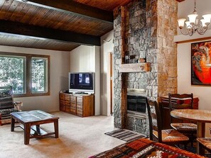 Condo, Microwave, Mountain View (Aspenwood L11) | Living area