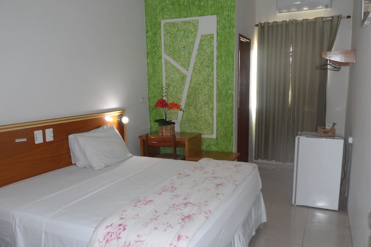 Minibar, desk, free WiFi, bed sheets