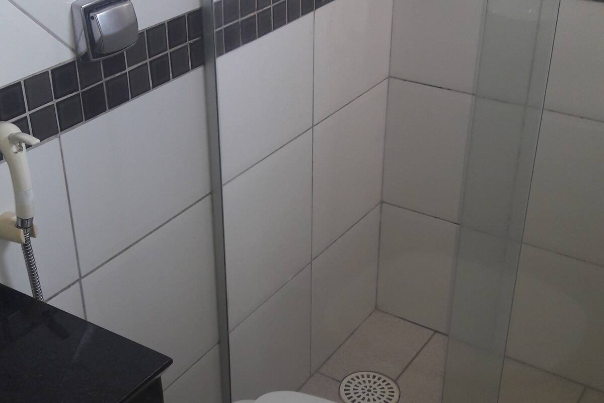 triple room | bathroom | shower, towels