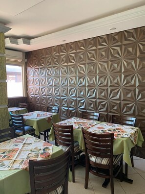 Tägliches inbegriffenes Frühstücksbuffet