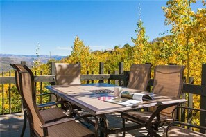 Huis, 5 slaapkamers, patio (Black Bear Lodge) | Terras