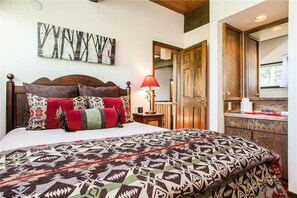 Huis, 5 slaapkamers, patio (Black Bear Lodge) | 5 slaapkamers, gratis wifi