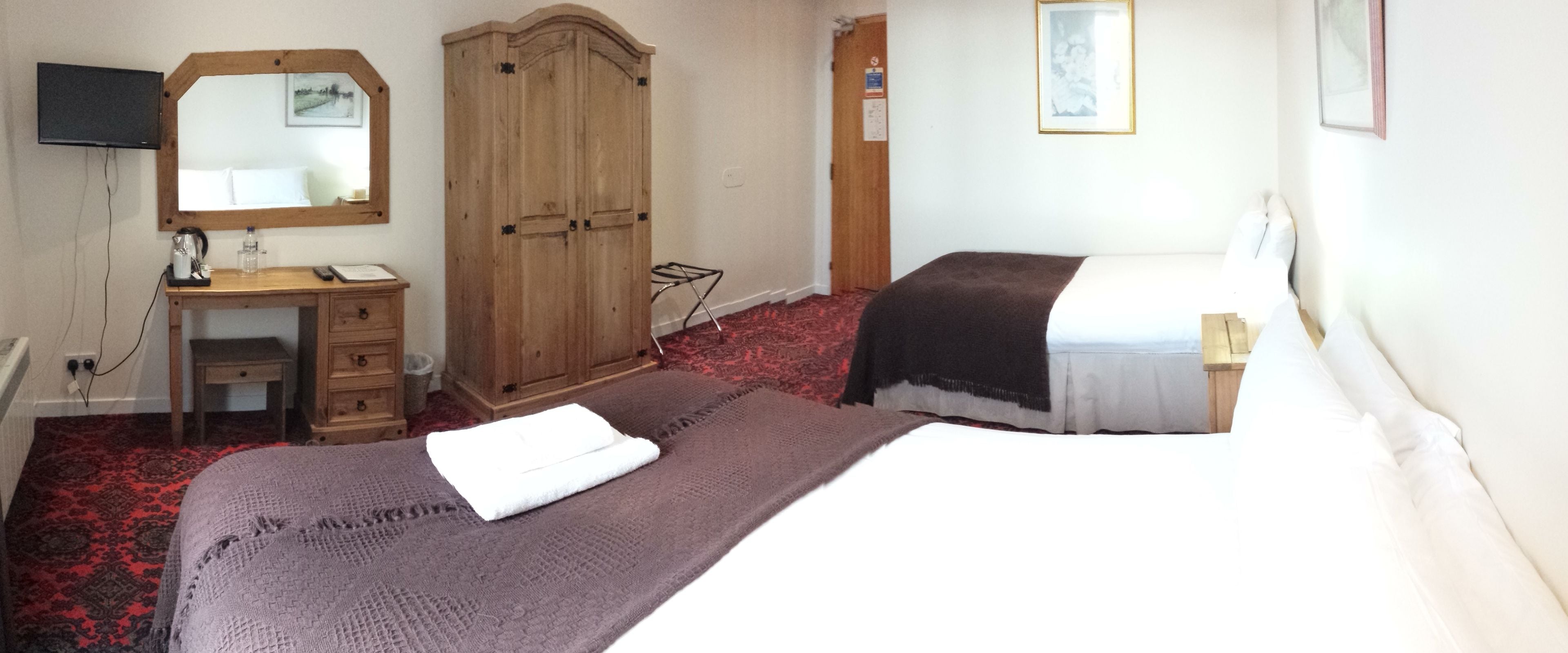 family triple room | 1 bedroom, desk, laptop workspace, blackout curtains