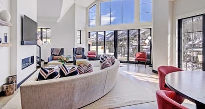 Iconic 5 Bedroom Penthouse at the Ritz-Carlton by RedAwning - Save 20% on 7+ Nights!