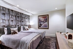 House, 6 Bedrooms | 6 bedrooms, cots/infant beds, free WiFi, bed sheets - Luxurious Chalet w/ Private Elevator by RedAwning (Vail)