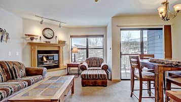 Condo, 2 Bedrooms | Living area | TV, fireplace, DVD player