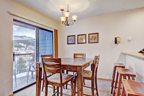 Condo, 2 Bedrooms | Dining