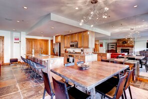 Condo, 4 Bedrooms | Private kitchen | Full-sized fridge, microwave, oven, stovetop