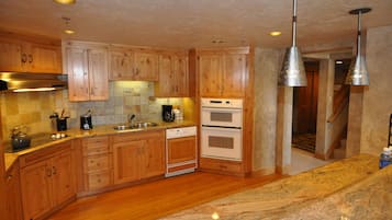 Appart'hÎtel, 3 chambres | Cuisine privée