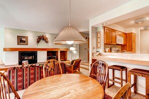 Condo, 1 habitación | Restaurantes