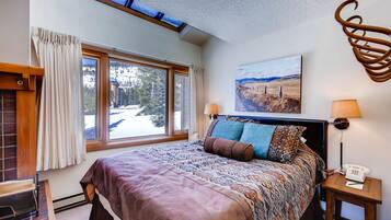 Studio | Free WiFi, bed sheets