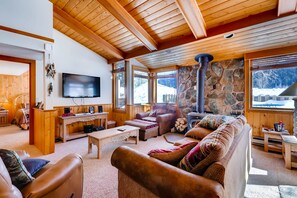 Condo, 1 Bedroom | Living area | Flat-screen TV - Decatur 1775 (Keystone)