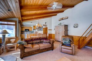 Condo, 1 Bedroom | Living area | Flat-screen TV - Decatur 1775 (Keystone)