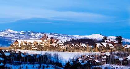 Luxury renovation! Ski-in/Ski-out 5 Br Private Townhome, Top of Bachelor Gulch - majestic view & exclusive location! by RedAwning