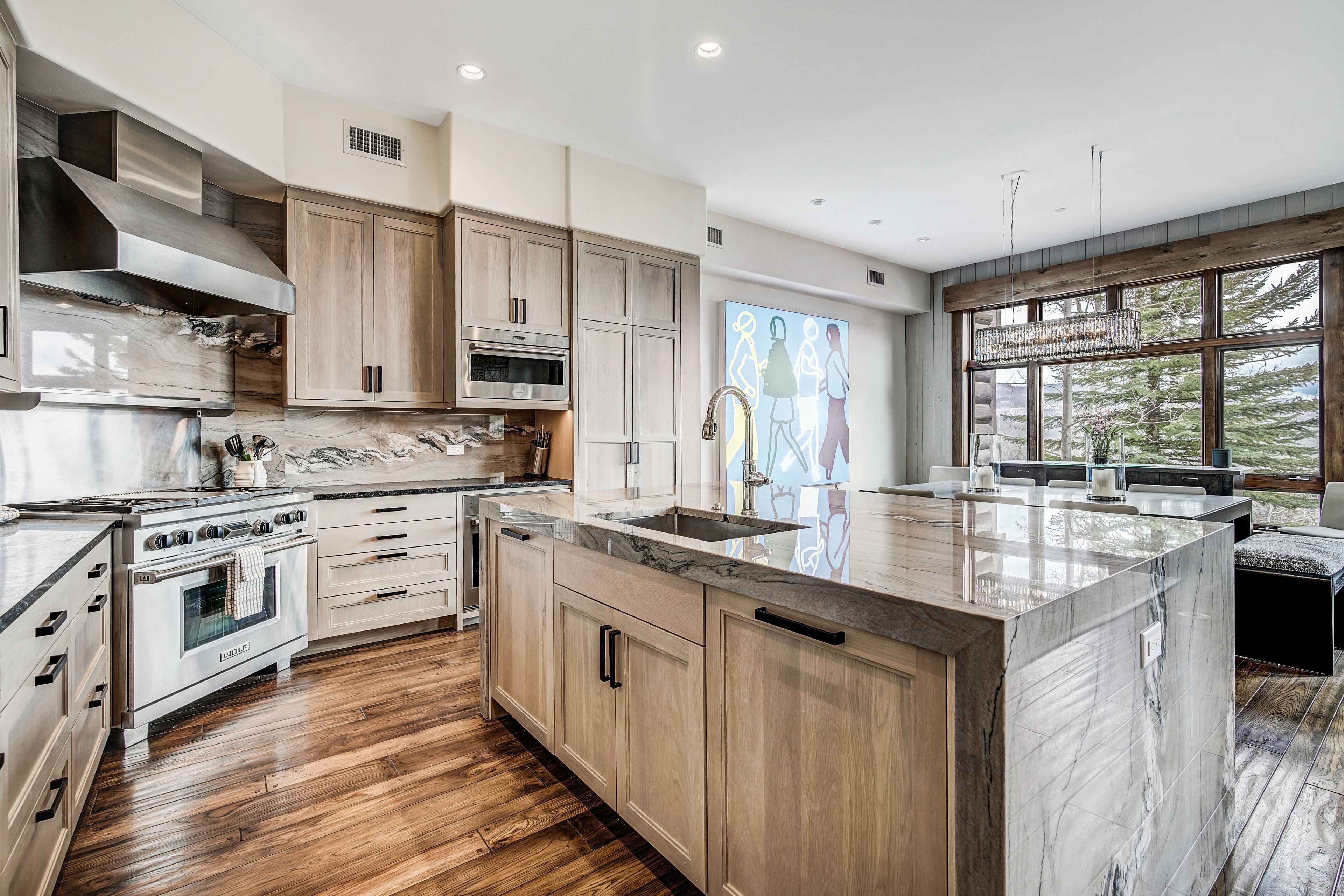 Refrigerador con freezer, microondas, horno, placa de cocina