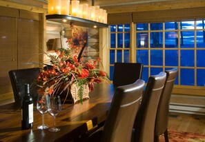 Cabaña, 4 habitaciones | Restaurantes