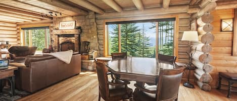 Cabin, 4 Bedrooms | Interior