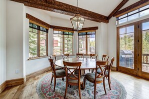 Townhome, 5 Bedrooms | Dining