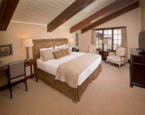 Condo, 2 Bedrooms | 2 bedrooms, free WiFi, bed sheets