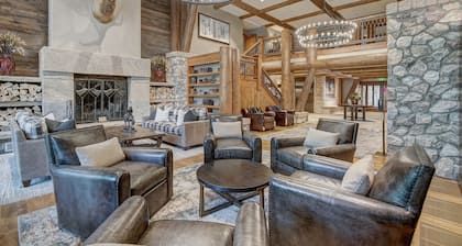Spacious 4br 4.5ba Ski In/out-stay +7 Nights 4 Bedroom Condo by RedAwning