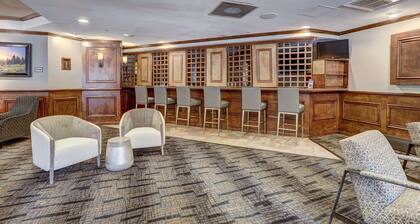 Charming 2br Steps To Snow-capped Adventures + Main St 2 Bedroom Condo by RedAwning