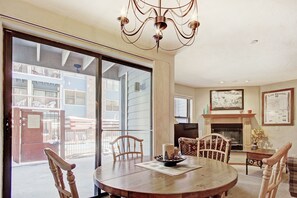 Condo, 1 habitación | Restaurantes