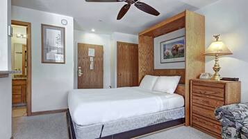 Studio | 1 bedroom, cribs/infant beds, free WiFi, bed sheets