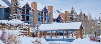 Relaxed Studio Seconds to Historic Main Street - Sleeps 4 Condo by RedAwning