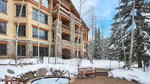 Condo, 3 Bedrooms | Property grounds