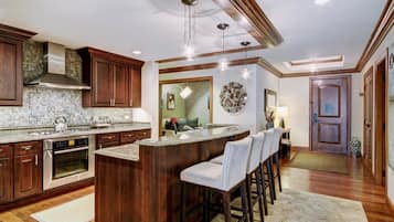 Condo, 2 Bedrooms | Private kitchen | Full-size fridge, microwave, oven, stovetop