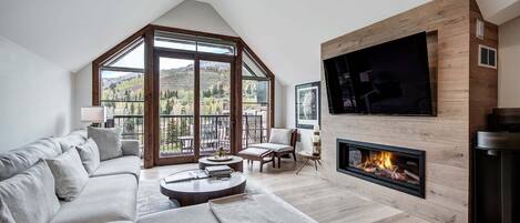 Condo, 4 Bedrooms | Living area